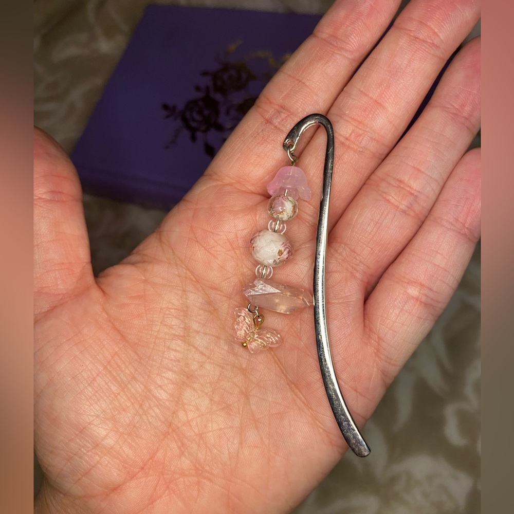 Handmade metal hook bookmark